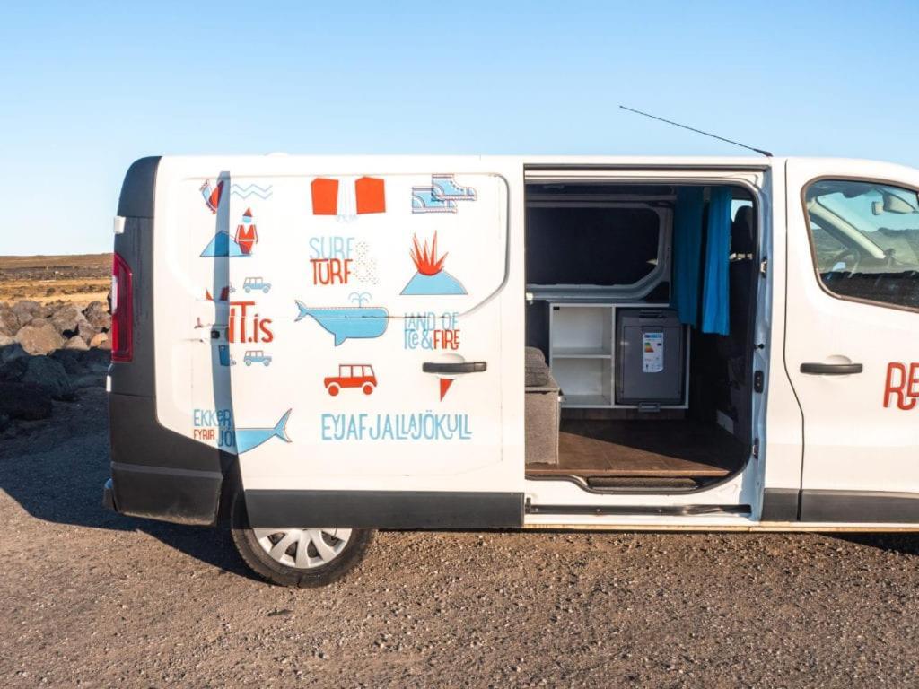 Rent Campervans Keflavík Extérieur photo