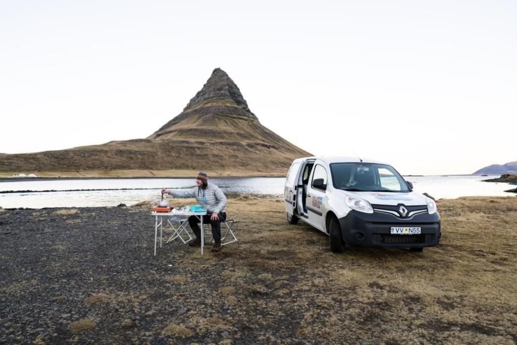 Rent Campervans Keflavík Extérieur photo