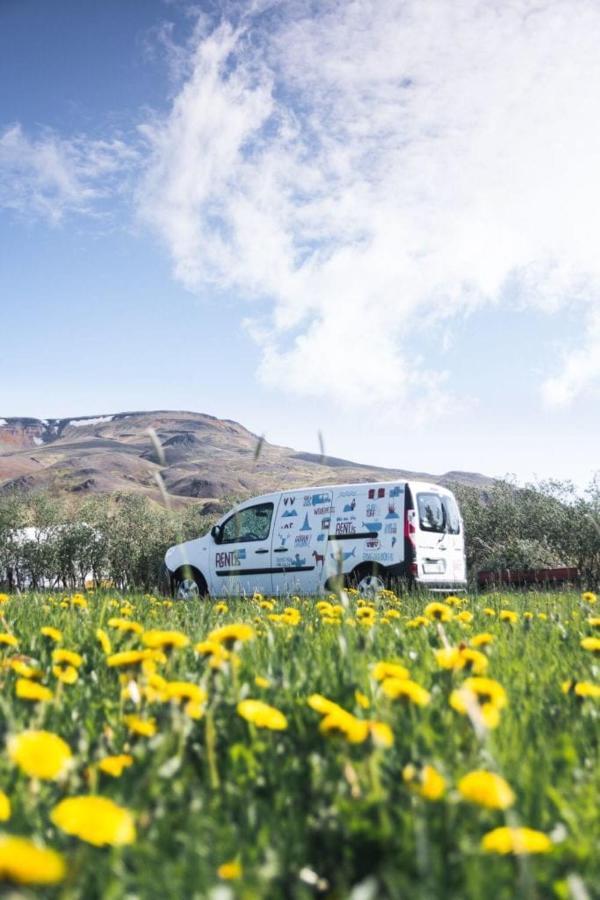 Rent Campervans Keflavík Extérieur photo