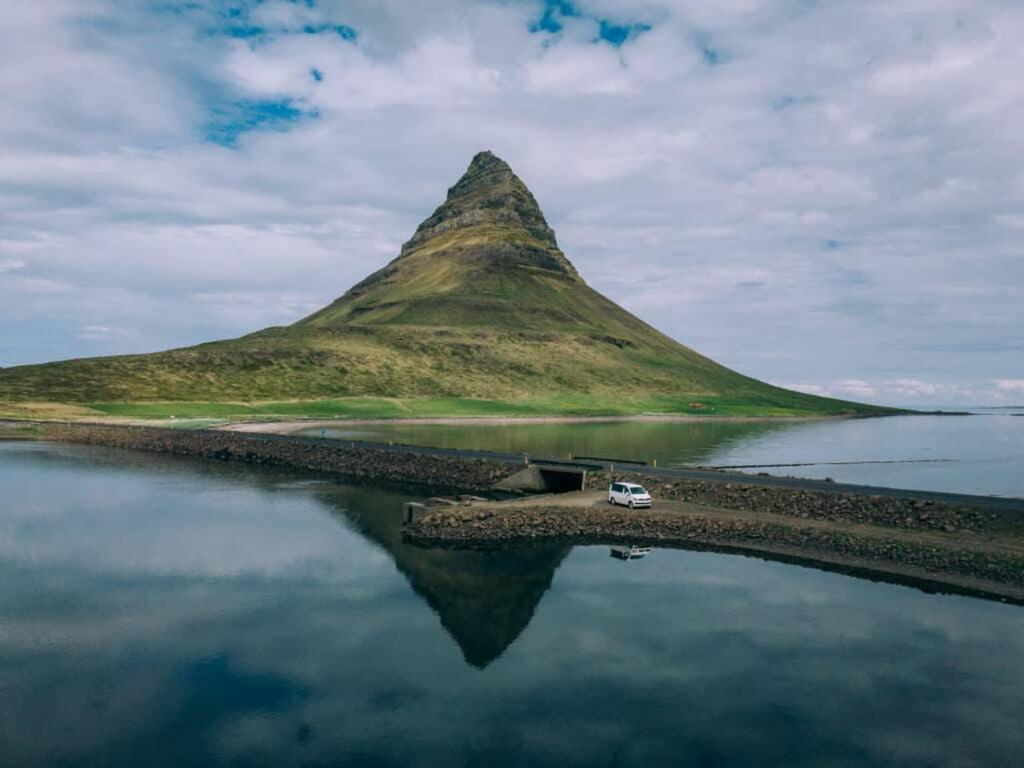 Rent Campervans Keflavík Extérieur photo